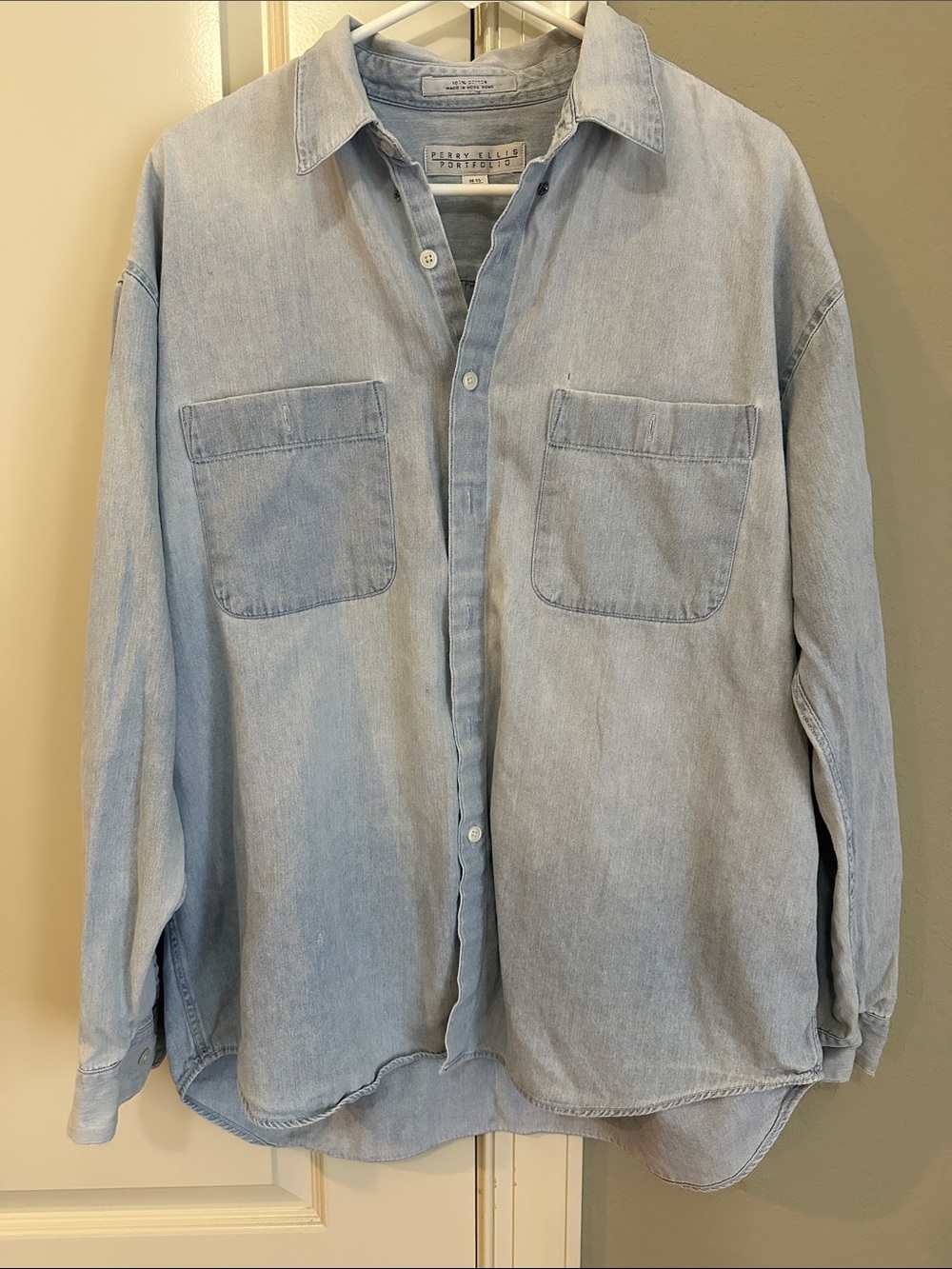 Perry Ellis Portfolio
Light Blue Denim Shirt - Casual Chest Pocket Button-Up